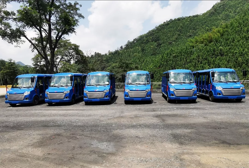 美不美，看山水！棒不棒，看五菱觀光車(chē)！