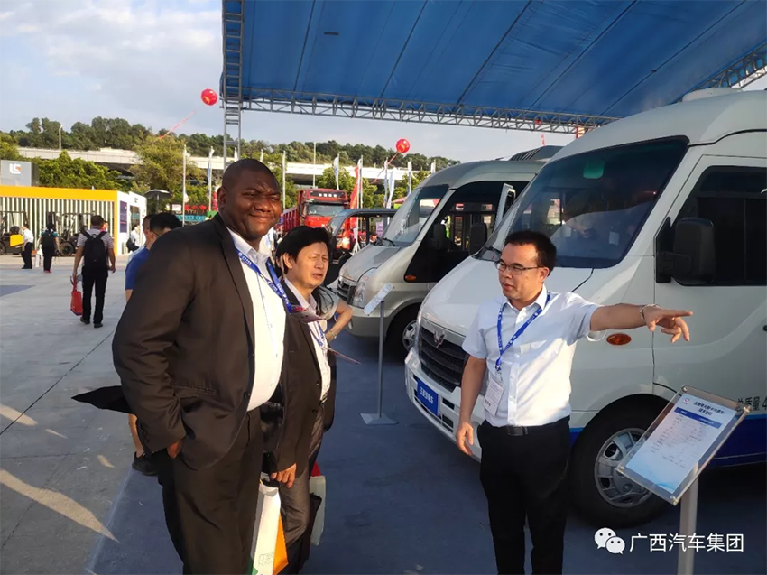 東盟博覽會(huì)，五菱車(chē)受?chē)?guó)際買(mǎi)手青睞!